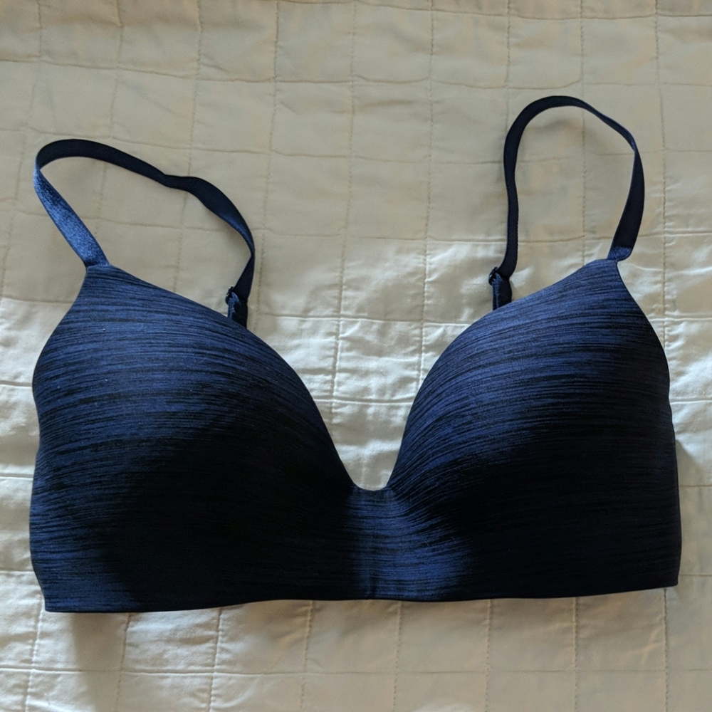 Victoria's Secret No-Wire blue bra, size 34D